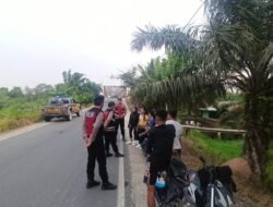 Strong Point Sore, Polsek Penawartama Hadir di Tengah Masyarakat, Pastikan Situasi Tetap Aman dan Kondusif